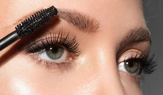Volle wimpers en wenkbrauwen | Beste verzorgingstips | Mascara, wenkbrauwgel en serums